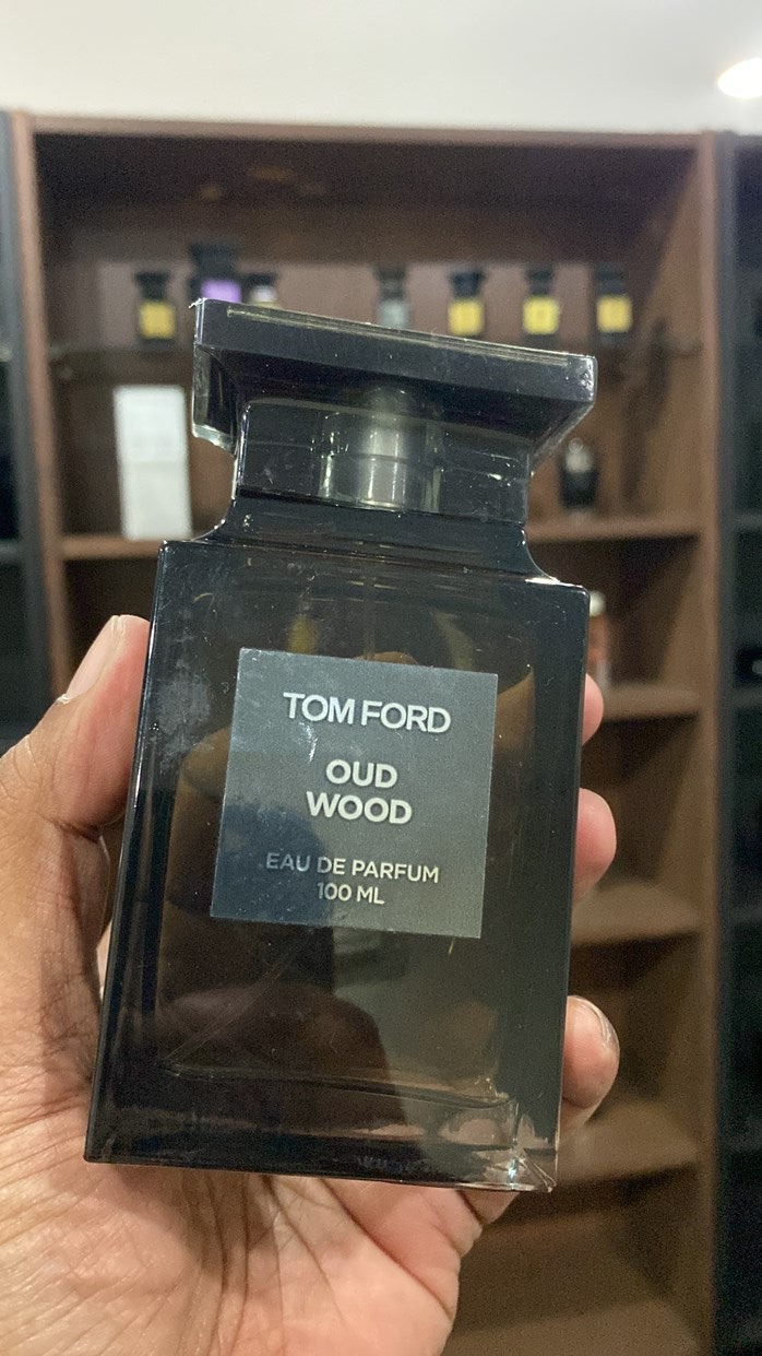 Tom Ford Oud Wood Eau De Perfume